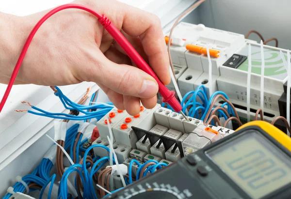 Dependable electrician lansdowne for urgent issues